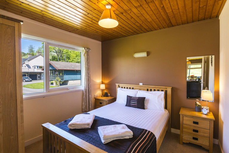 Bedroom 3, Logierait Lodges, Perthshire and Kinross