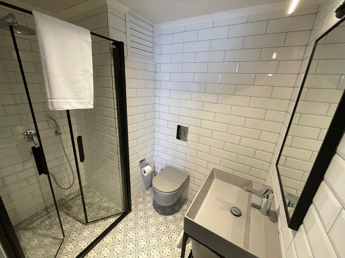 Bathroom 3, Oikos Bozcaada, Bozcaada