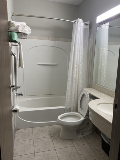 Bathroom 4, Crystal Inn, Jefferson