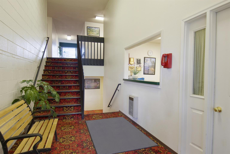 Public Area 2, Americas Best Value Inn-Laramie, Albany
