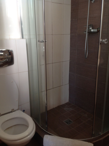 Bathroom 2, Maputo Residence Inn hotel, Maputo