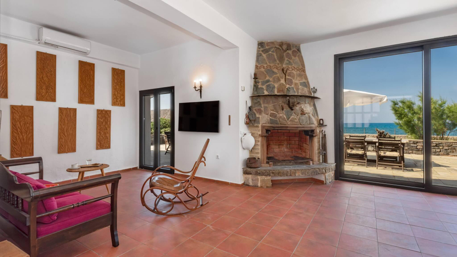 Others 4, Platanias Beachfront Villa Elsa-90m To Main Square, Crete