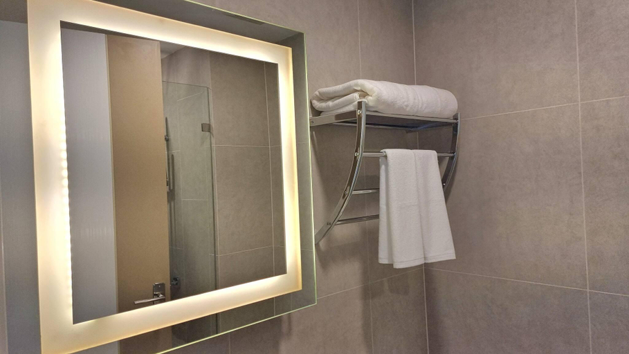 Bathroom 4, B502-hi-so 100 Sea View One Bedroom Apartment, Mueang Krabi