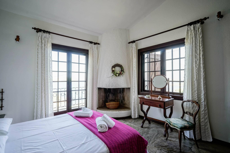 Others 2, Sonia Rustic Mansion - 5bd 30 Sec Walk To Beach, Central Greece