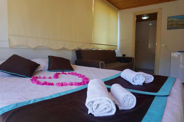 Bedroom 2, Cobanoglu Otel, Kaş