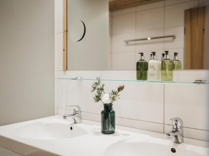 Bathroom 5, VAYA Pfunds, Landeck
