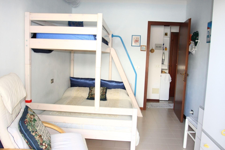 Bedroom, Nice Apartment only 150 metres from the Beach by Beahost Rentals, Venezia