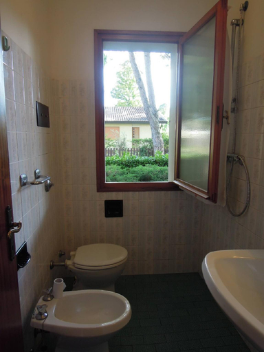 Bathroom 2, Two-Bedroom Villa with big garden and surrounded by nature, Venezia