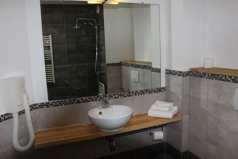 Bathroom 4, Logis Hôtel le Manoir de Gavrelle, Pas-de-Calais
