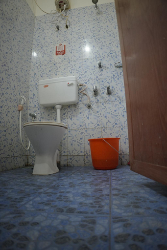Bathroom 4, Padmatheertham Inn Varkala, Thiruvananthapuram