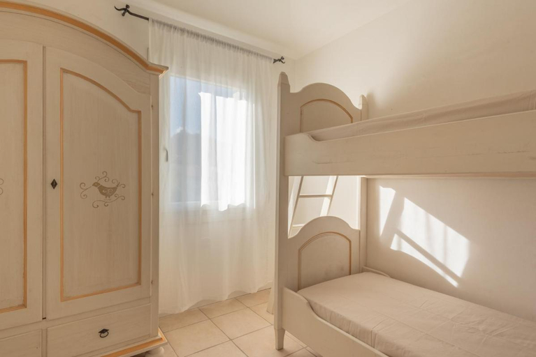 Others 3, Elegant Residence Ea Bianca 2 Bedroom sleeps 6 ( + extra bed available), Olbia-Tempio