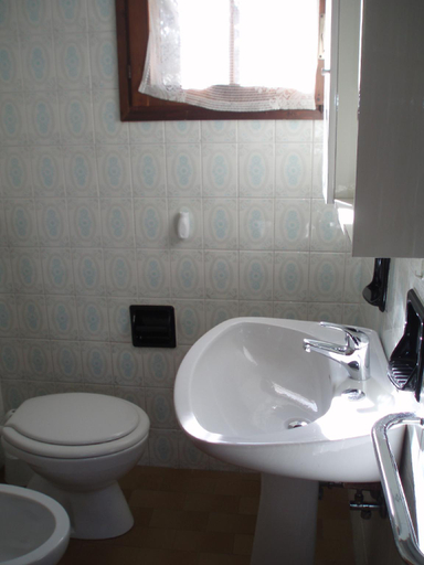 Bathroom 3, Two-Bedroom flat with 2 gardens and surrounded by nature in Bibione, Venezia