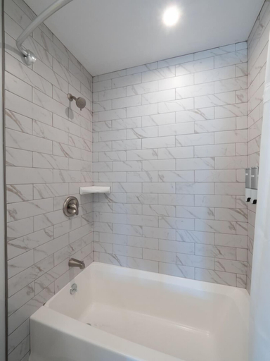 Bathroom 3, Long Beach Suites, Essex
