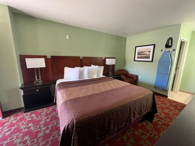Bedroom 3, Rancho California Inn, Riverside