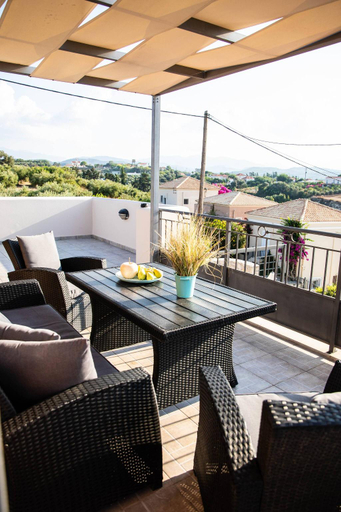Food & Drinks 5, Vila Vasiliki, Next To Platanias, 6min From Sea, Crete