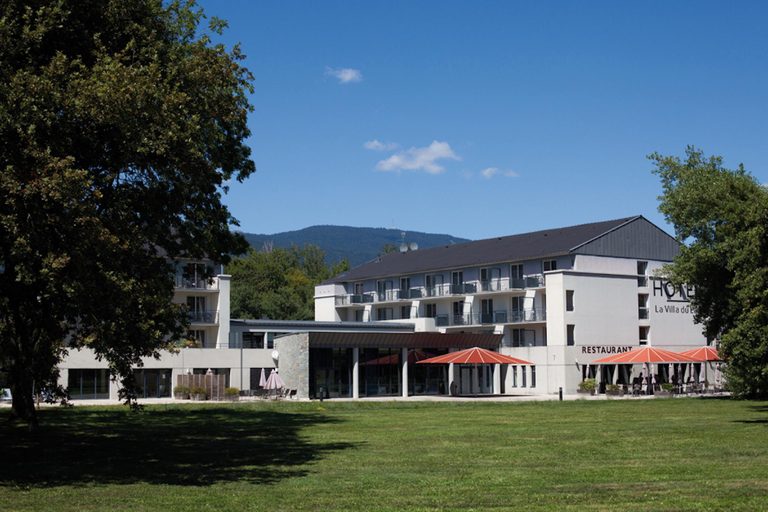 Exterior & Views