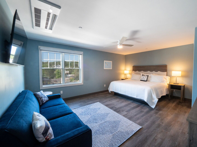 Bedroom 2, Long Beach Suites, Essex