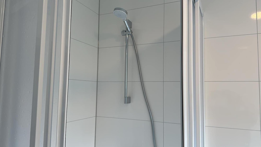 Bathroom 5, Sleephotels Cosmos, Hamburg