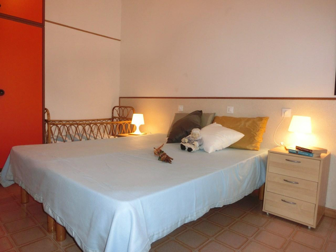 Bedroom 2, Two-Bedroom villa in a quiet area next to the sea - By Beahost Rentals, Venezia
