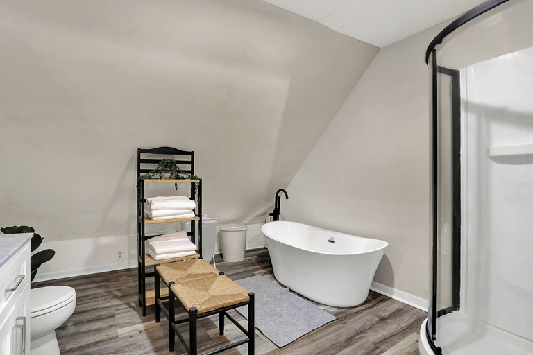 Bathroom 3, Beautiful 3500 SqFt Villa in Fountain Sq, Indianapolis