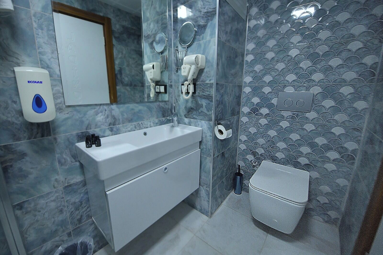 Bathroom 4, Midyat Ladinos Otel, Midyat