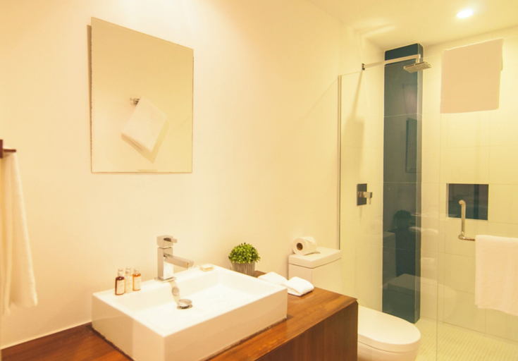 Bathroom, Kuxtal 3 Bedroom Downtown Apartment, Cozumel