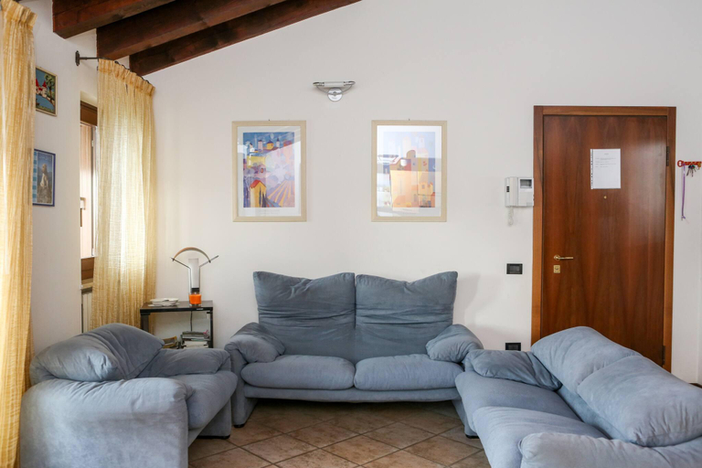 Others 4, Apt In Front Of Lake Garda, Verona