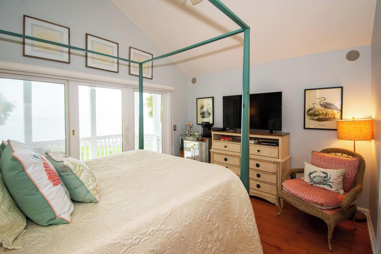 Bedroom 2, 708 Ocean Cottage, Beaufort