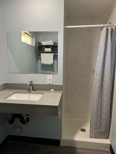 Bathroom 3, Travel Inn Gilroy, Santa Clara