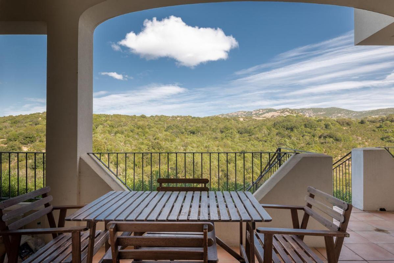 Others 5, Elegant Residence Ea Bianca 2 Bedroom sleeps 6 ( + extra bed available), Olbia-Tempio