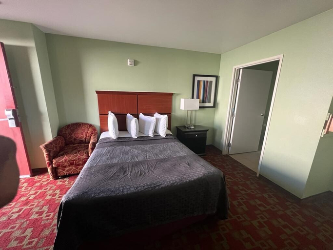 Bedroom 3, Rancho California Inn, Riverside