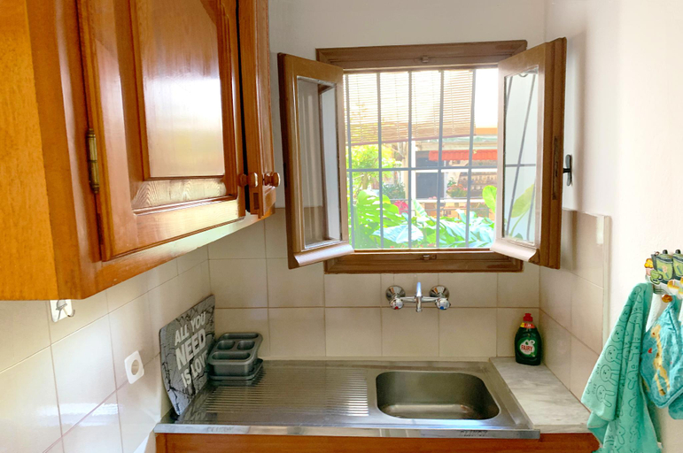 Bathroom 3, Spiros Apartments on Agios Gordios Beach Corfu Greece, Ionian Islands