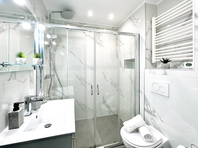 Bathroom 2, Le Royal Carnot - Studio - Cannes Centre Terrasse, Alpes-Maritimes