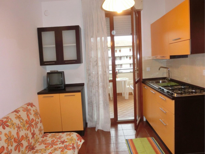 Bedroom 2, One-Bedroom Apartment for 4 people in Bibione close to the beach, Venezia
