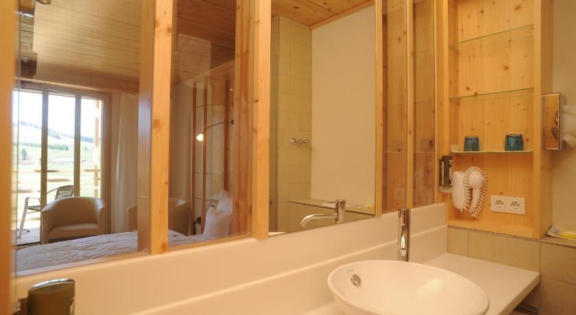 Bedroom 4, Natur & Wellnesshotel Breggers Schwanen - Bernau im Schwarzwald, Waldshut