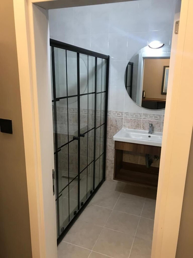 Bathroom 5, Vira Suite, Merkez