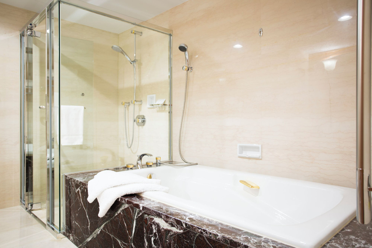 Bathroom 5, Hotel Nikko Kansai Airport, Tajiri