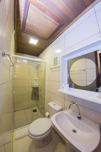 Bathroom 3, Pousada Green House by Conrado Vitali, Canela