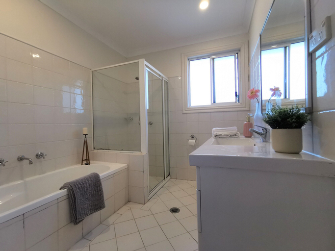 Bedroom 4, Comfy 4 Bedroms Corner House, Sutherland Shire - East