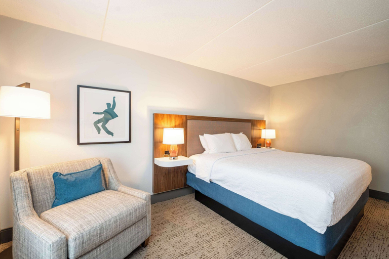 Bedroom 3, Hampton Inn & Suites Memphis East Germantown Area, Shelby
