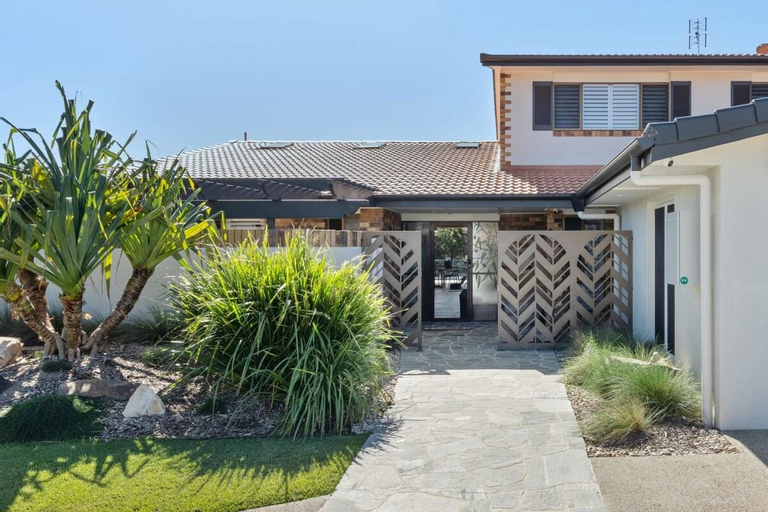 Exterior & Views 1, Waterfront Bliss Tranquil Maroochydore Canal Home, Maroochy - Maroochydore