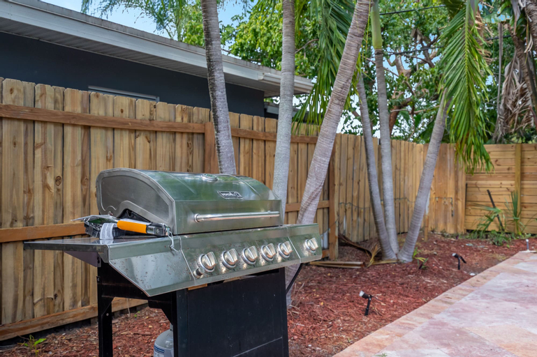 Food & Drinks 5, Will's Off Wilton Drive Pool Villa by Opus, Broward