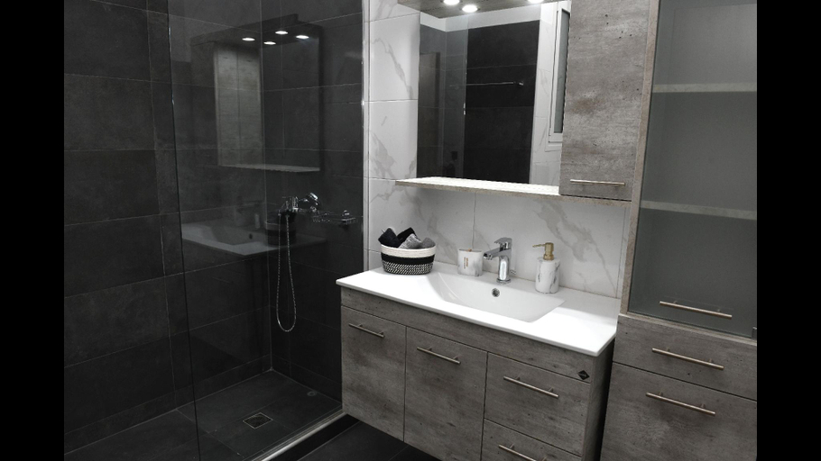 Bathroom 3, Alkmini Apartment, Attica