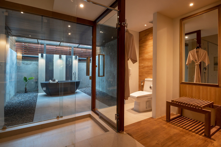 Bathroom 12