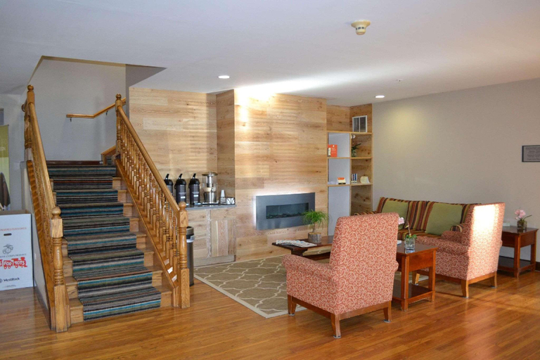 Public Area 2, Country Inn & Suites by Radisson, Gurnee, IL, Lake