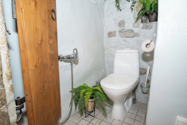 Bathroom 3, Rataskaevu Boutique Apartments, Tallinn