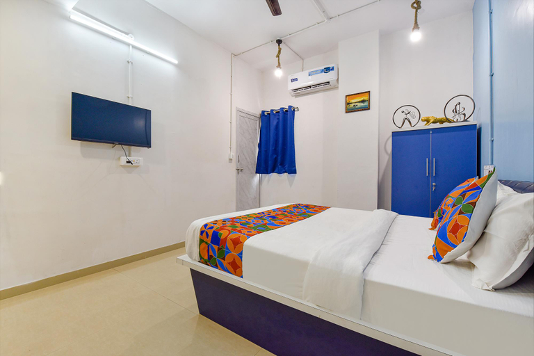 Bedroom 3, Via Solitaire, Surat
