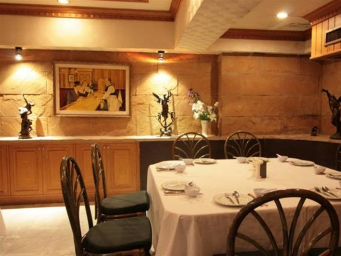 Food & Drinks 5, 13 Coins Tower Ratchada Hotel, Huai Kwang