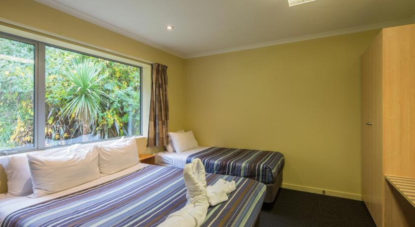 Bedroom 3, Pinewood Lodge, Queenstown-Lakes
