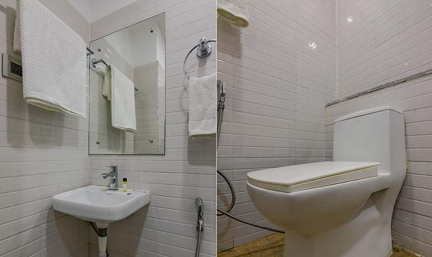 Bathroom 3, Fabhotel 9Th Street, Cuttack